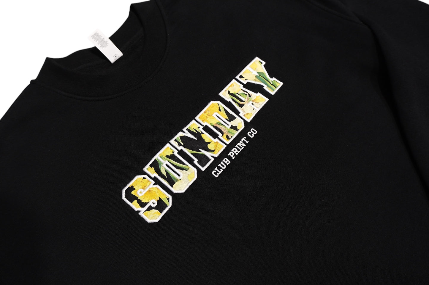 Daffodil Appliqué Crew Sweatshirt in Black